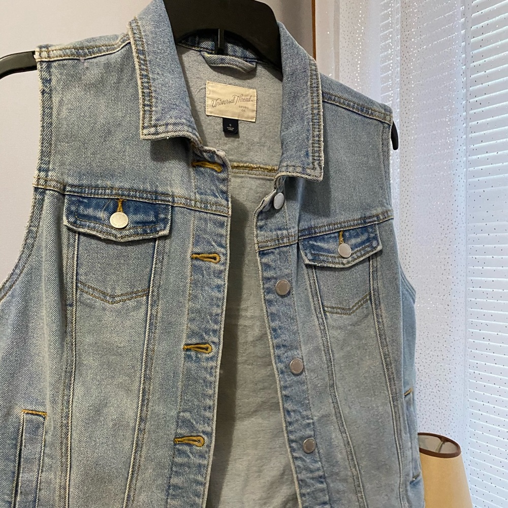 NWOT  jean vest